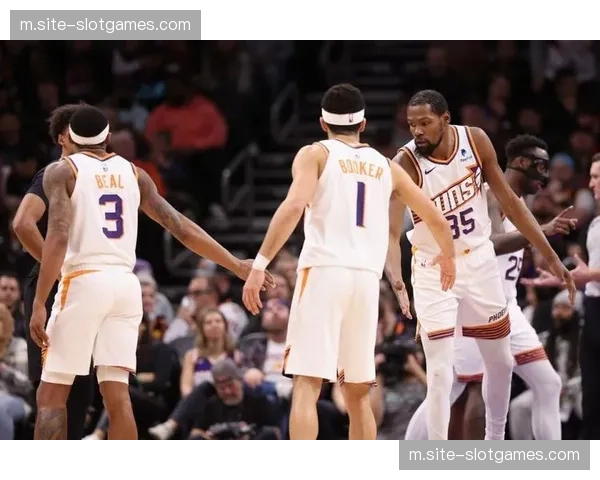 太阳后场篮板保护联盟垫底 场均28.5个暴露护框短板 太阳后场篮板保护联盟垫底 场均28.5个暴露护框短板